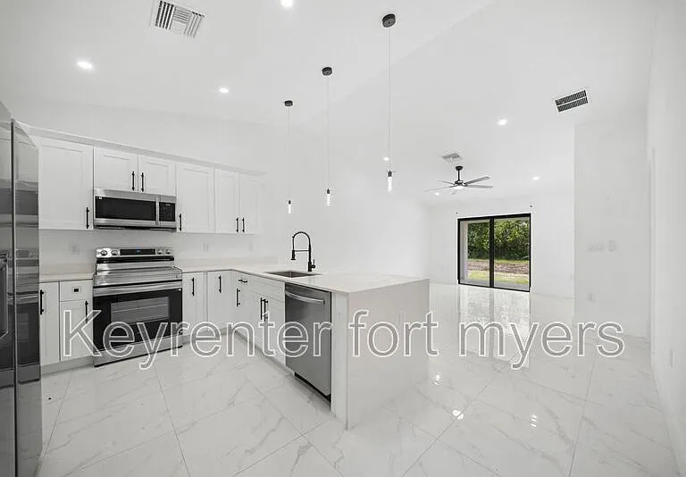 668 Chemstrand St E — Photo 3