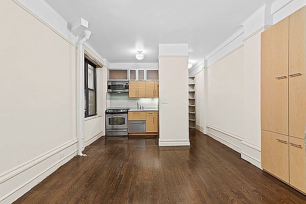 1st image of 55 W 95th St APT 11