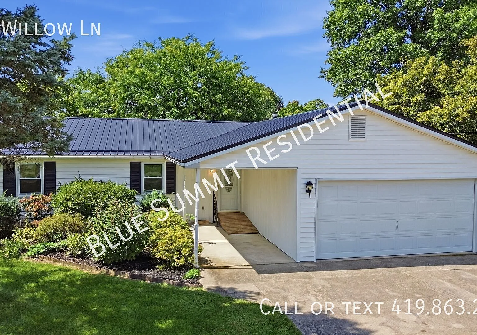 Spacious 3BD/2BA Ranch Home With Garage — Photo 2
