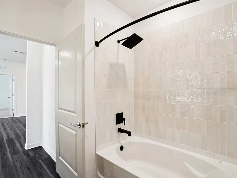 The Pullman Luxury Apartments — Photo 79