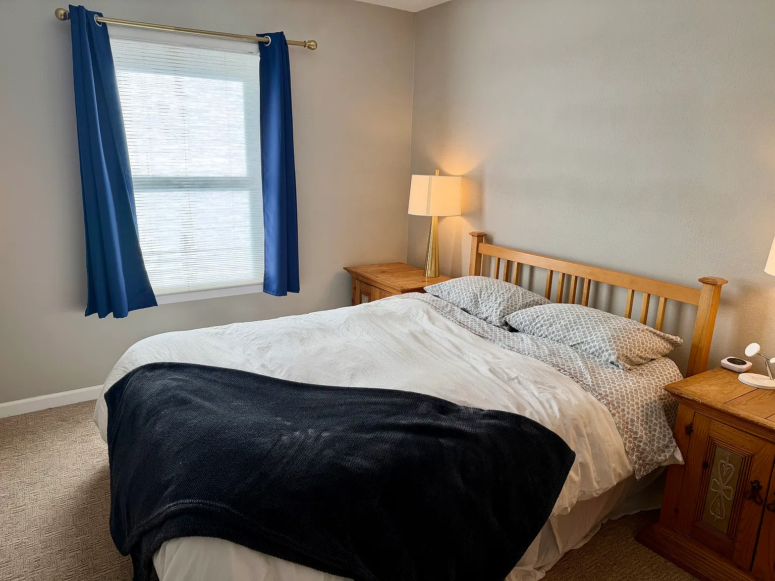 1 bed, 2500 sqft, $1,600 — Photo 2