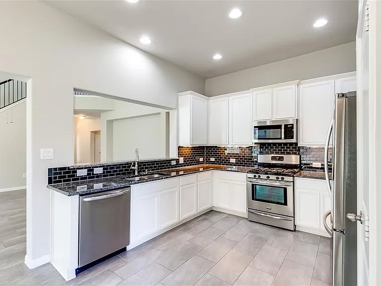 11608 Reading Ct — Photo 8