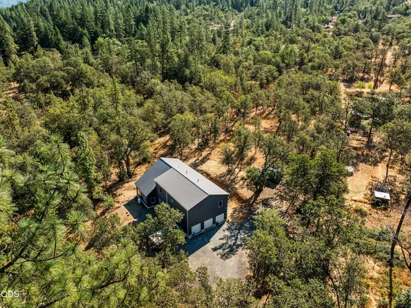 205 Witness Way, Rogue River, OR 97537
