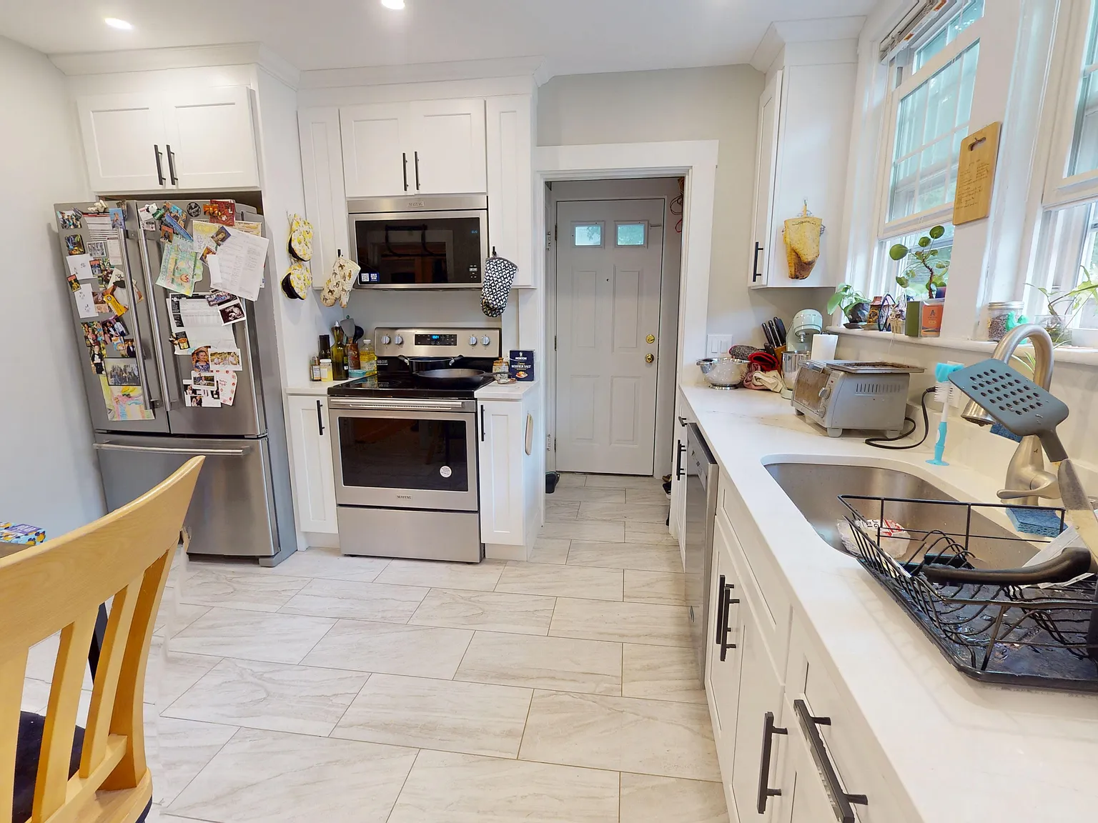 2 bed, 1100 sqft, $3,000 — Photo 2