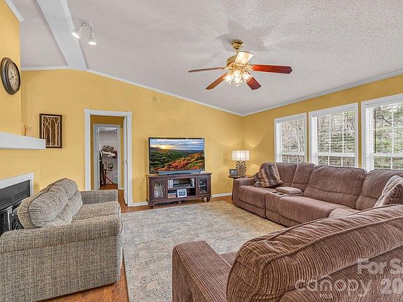 4th image of 401 Lynn Gap Rd