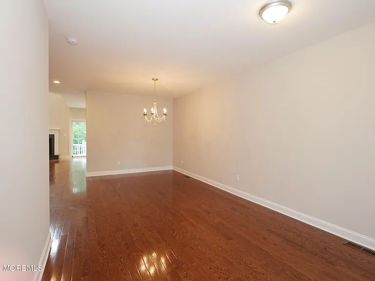 10 Gonzalez Dr — Photo 5