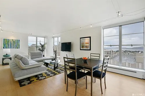 2040 Franklin St #1207 Photo 1