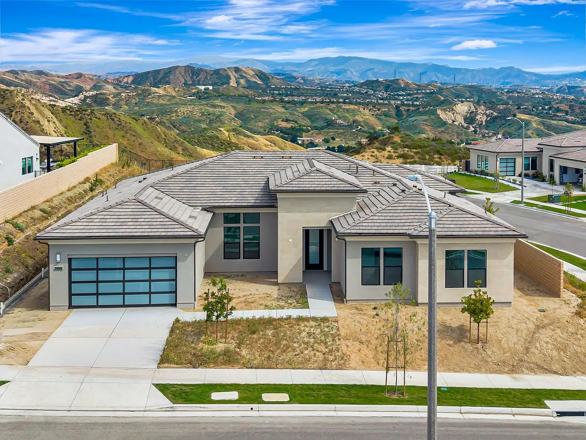 Building Photo - 30000 N Camino Los Robles