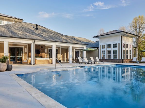 382 Red Bud Cir #7-004