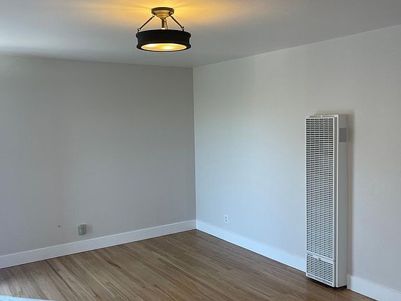 4th image of 971 Huntington Ave