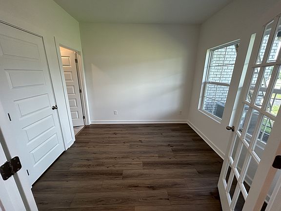 4th image of 1544 Elliott Williams Way