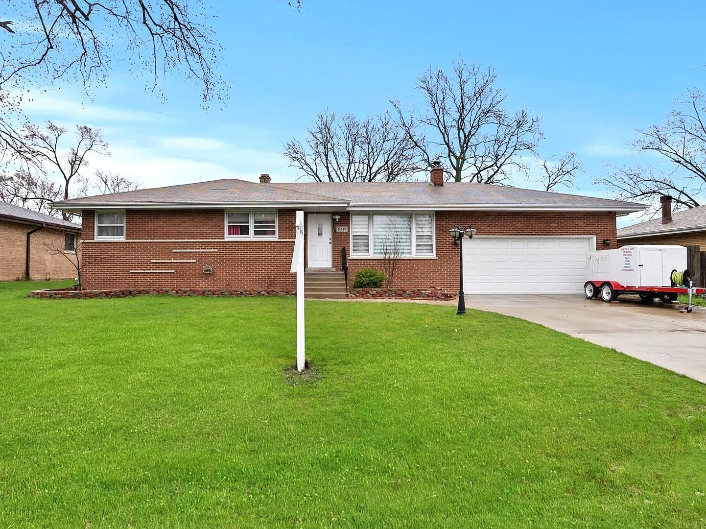 11349 S Neenah Ave photo 1