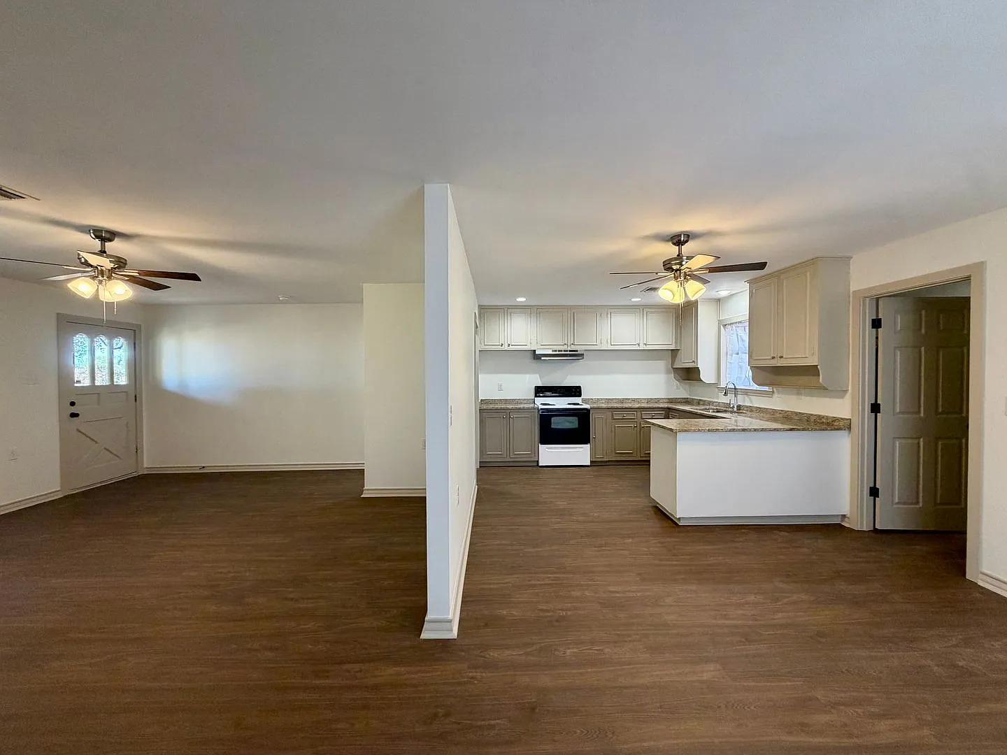 3BR / 2BA Fully Updated House in China Spring — Photo 4