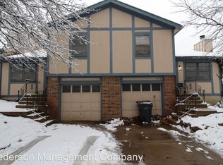 145 N Saxony Dr, Olathe, KS 66061