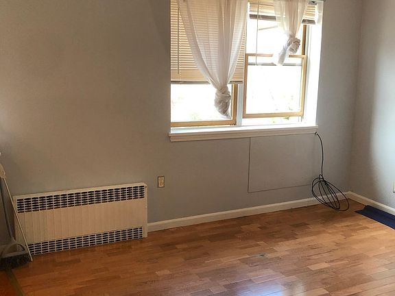 2nd image of 2937 Jordan St #2