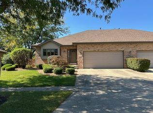 209 Fairfield Dr, New Lenox, IL 60451