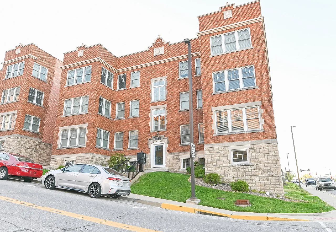 323 Washington Street - 101 — Photo 1