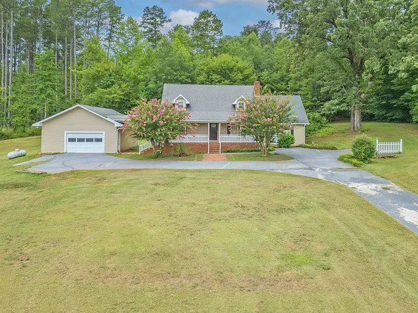 97 Estatohe Cir, Toccoa, GA 30577