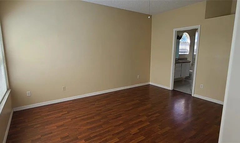 2411 Berkshire Ct — Photo 11