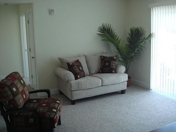 4th image of 109 California Ave APT 301