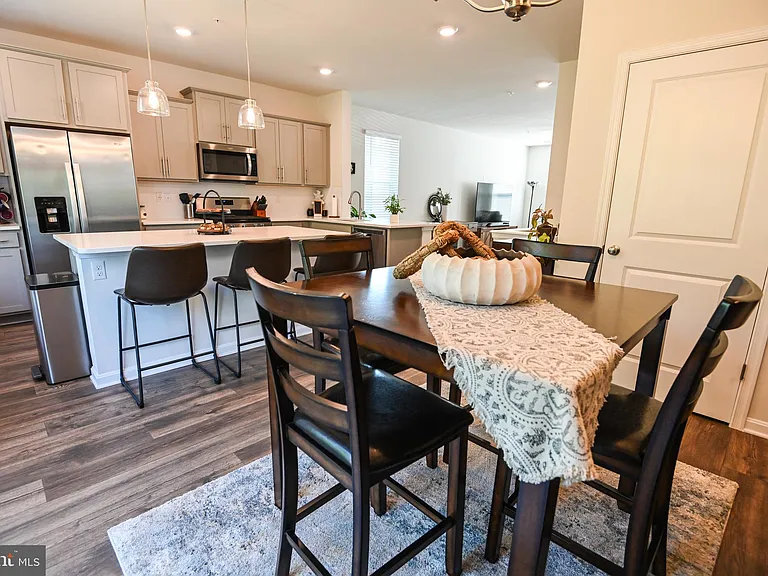 2047 Hinshaw Dr — Photo 23