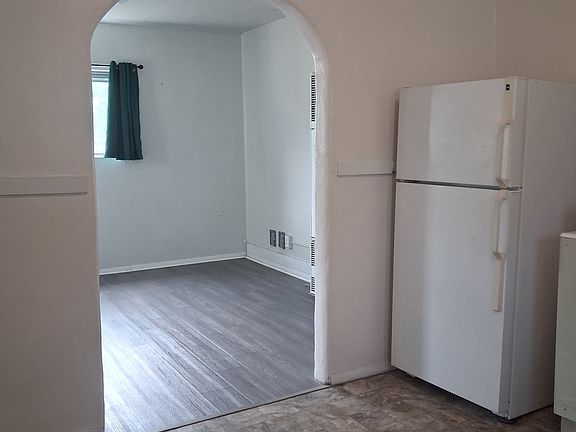 5th image of 209 N 19th St