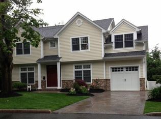 53 Heather Hill Rd, Cresskill, NJ 07626