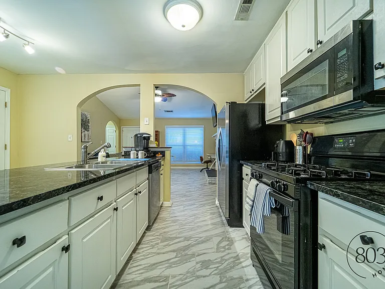 Saganaw Dr — Photo 6