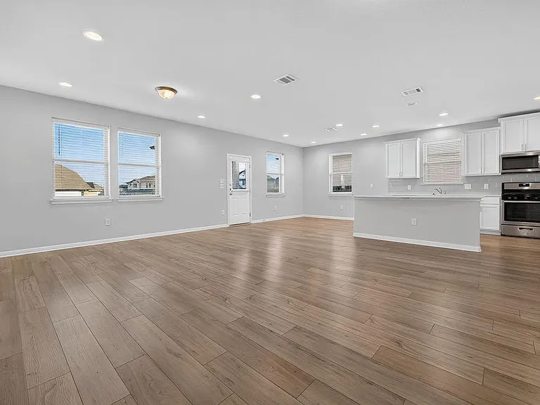 320 Rend Dr — Photo 7