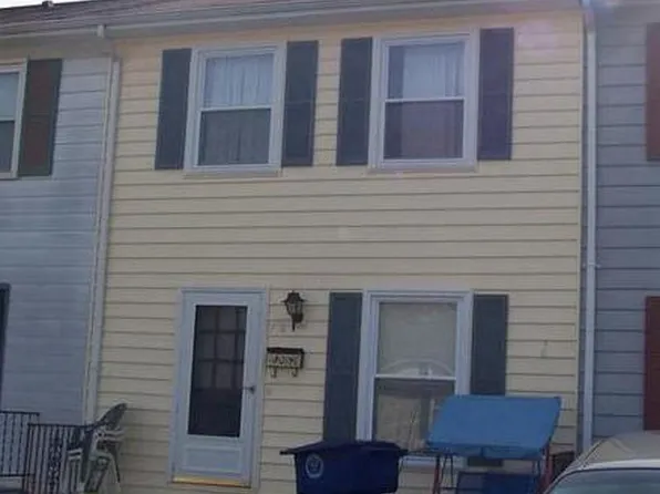 718 W 14th St, Front Royal, VA 22630