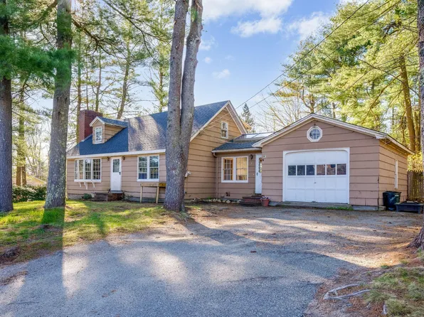 10 Spruce Drive, Gray, ME 04039