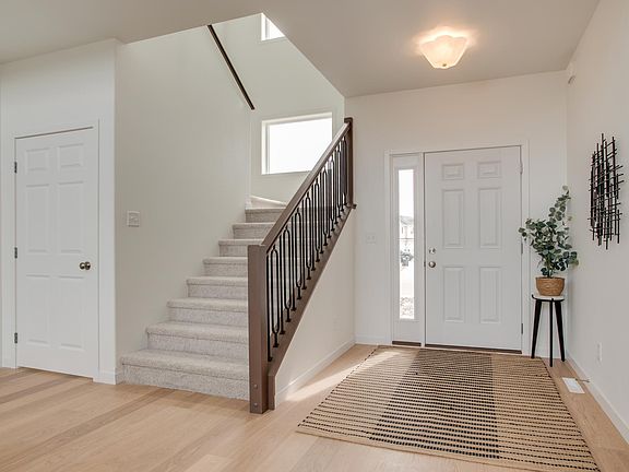 3rd image of 5816 James Dr W
