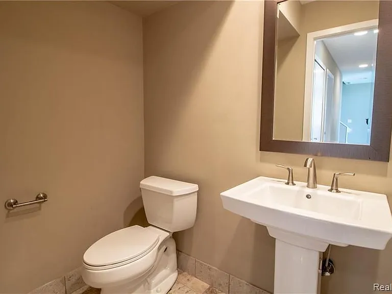 4203 Breckenridge Dr — Photo 7