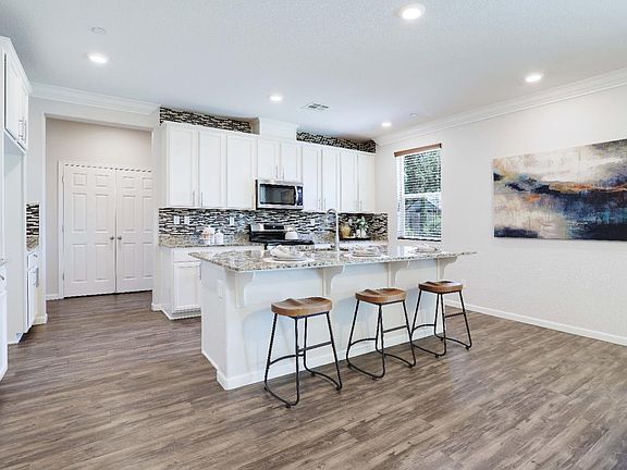 5th image of 10214 Vaughn Dr