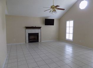 816 Village Gate Cir, Nacogdoches, TX 75961