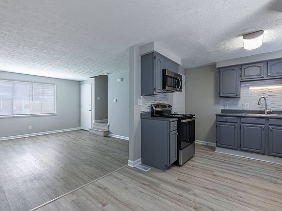 3rd image of 1053-1059 Wilmington Ave #2
