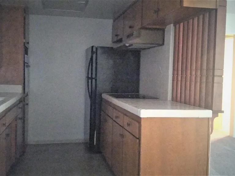 2033 E 3rd St #2D — Photo 12