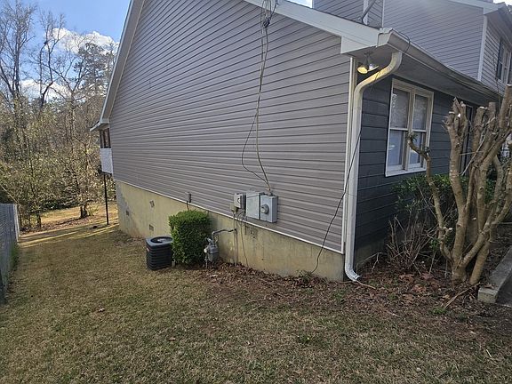 3rd image of 4525 Greenfields Rd