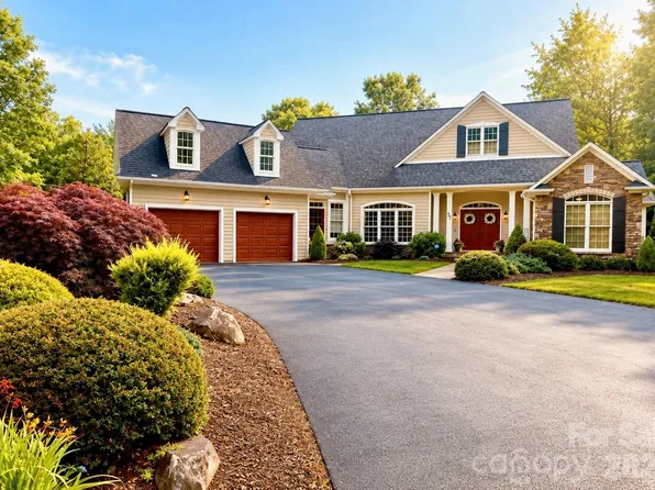 483 Cross Creek Dr #26, Marion, NC 28752