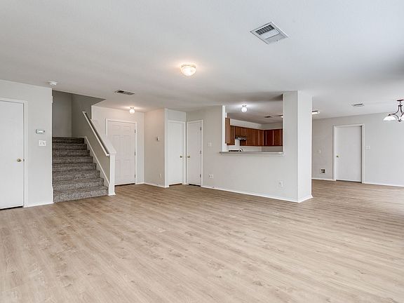 5th image of 3410 Sherwin Dr