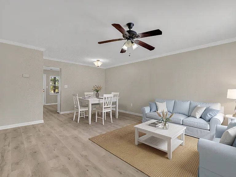 100 Woodstone Dr #7 — Photo 3