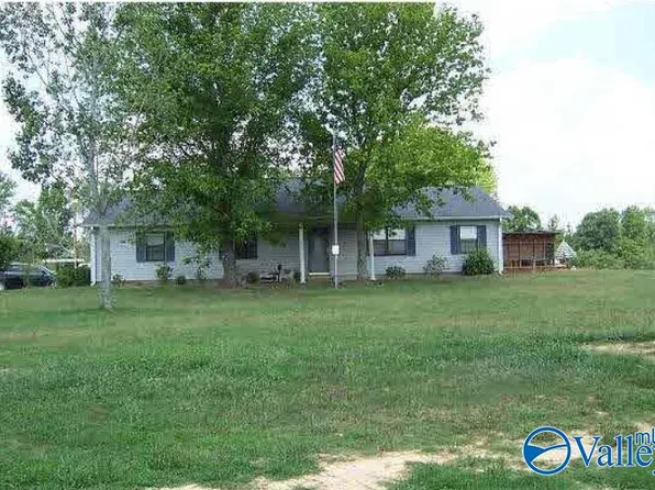 1276 New Center Rd, Hartselle, AL 35640