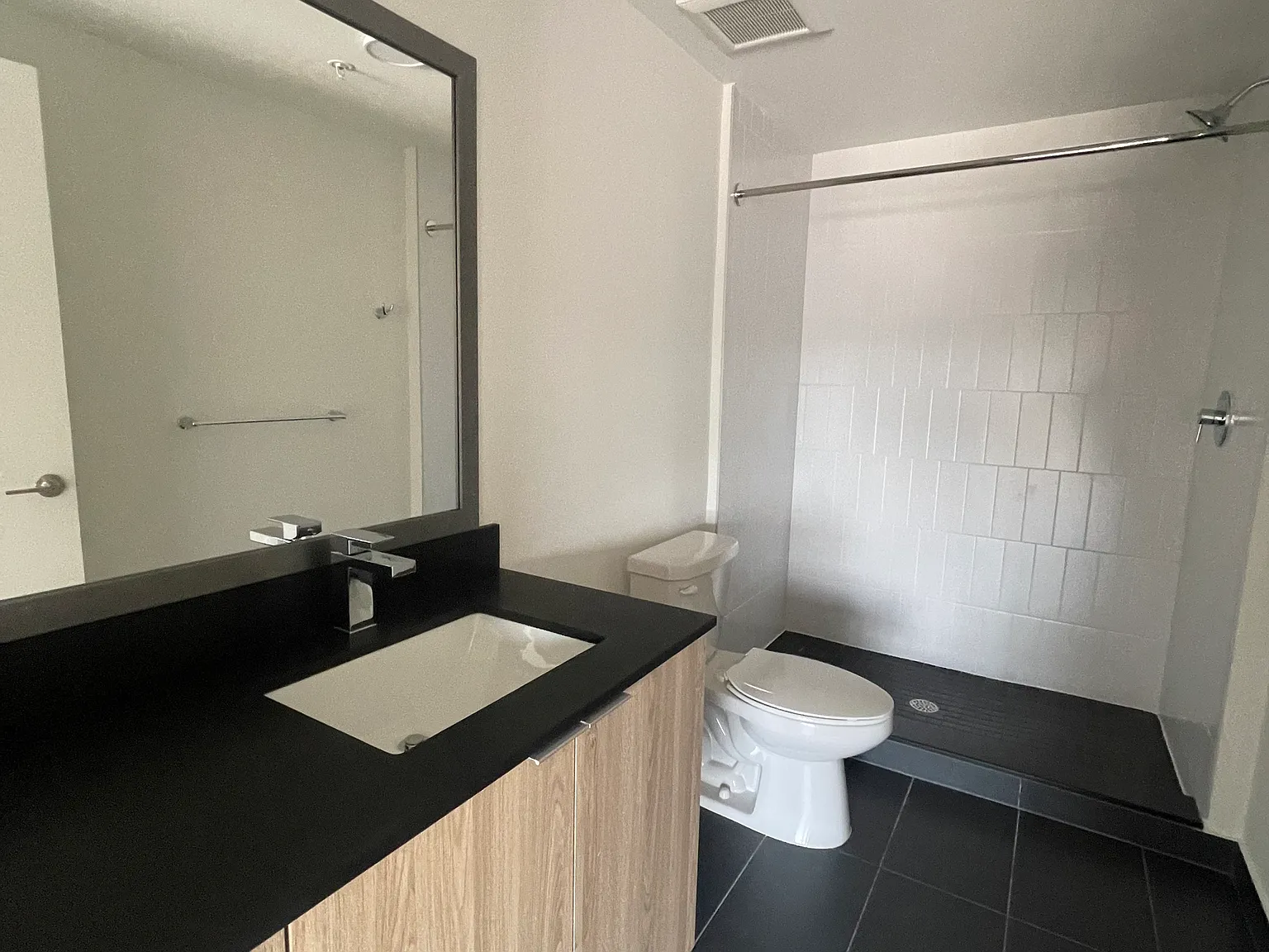 2 bed, 1105 sqft, $2,490 — Photo 3