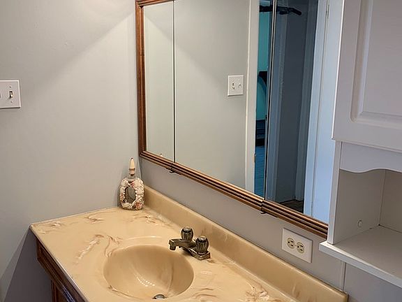 5th image of 2707 E 10th St