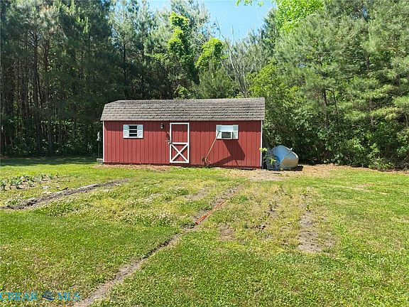 36th image of 160 Holly Point Rd