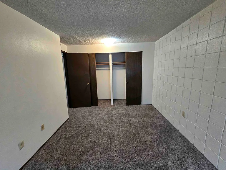 2125-2145 NW Highland Dr — Photo 15
