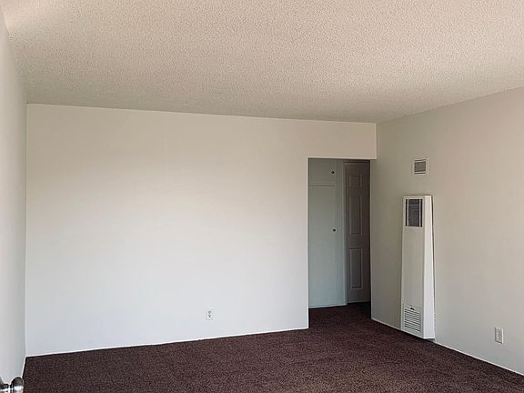 2nd image of 2931 Lincoln Park Ave APT 2