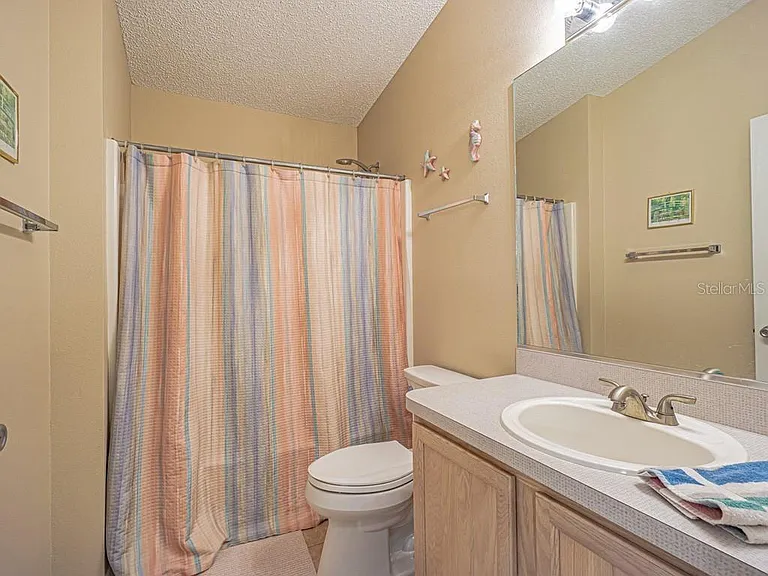 9371 SE 173rd Surrey Ln — Photo 5