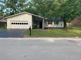 1005 N Raven Rd, Rogers, AR 72756