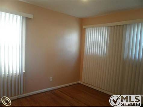 bedroom 3.JPG